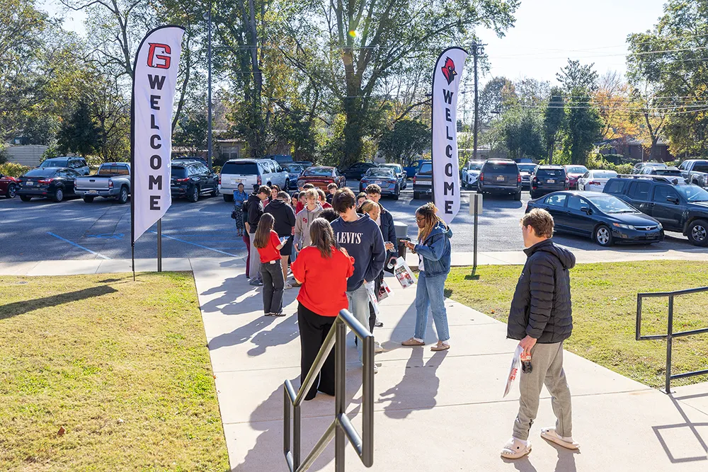 Students outside at Gadsden State