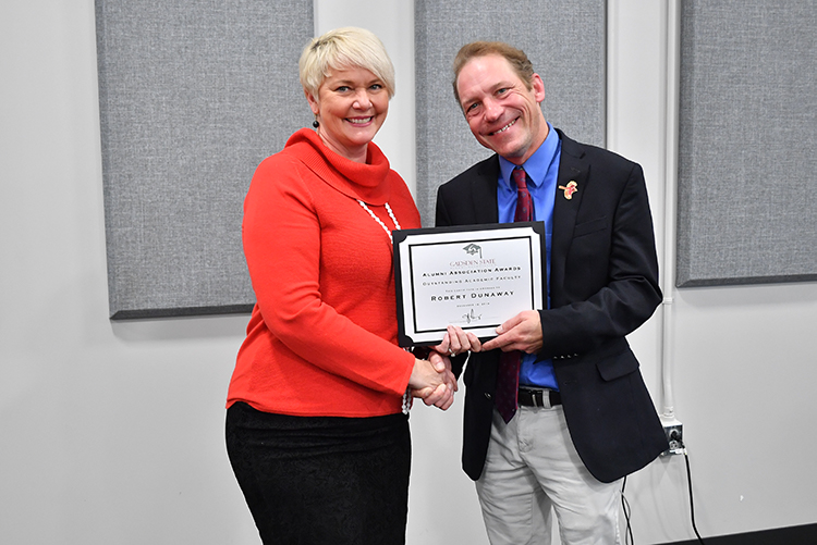 Robert Dunaway receives an award