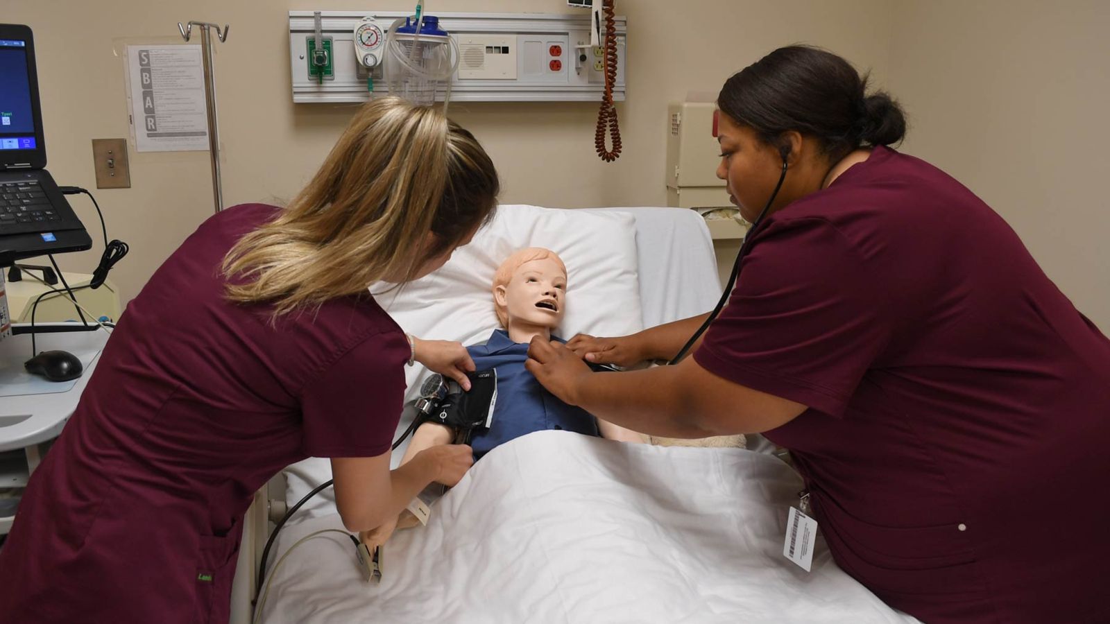 Nursing students in the Simulation Center